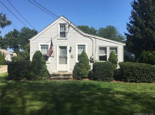 50 Chalker Beach Rd, Old Saybrook, CT 06475