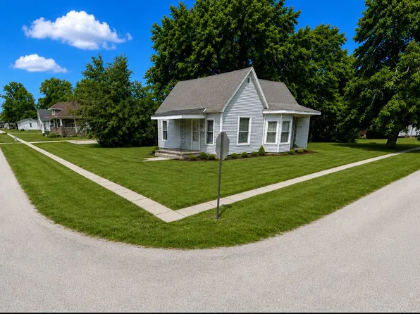 430 S Chestnut St, Blandinsville, IL 61420