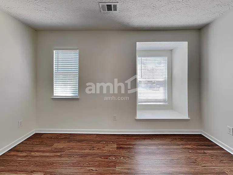 76 Parkmont Ct — Photo 14