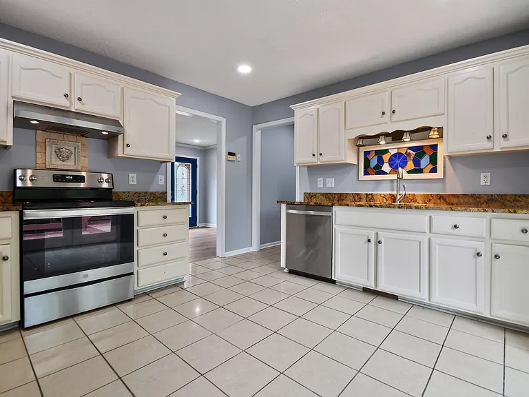 1658 Sparkleberry Dr — Photo 5