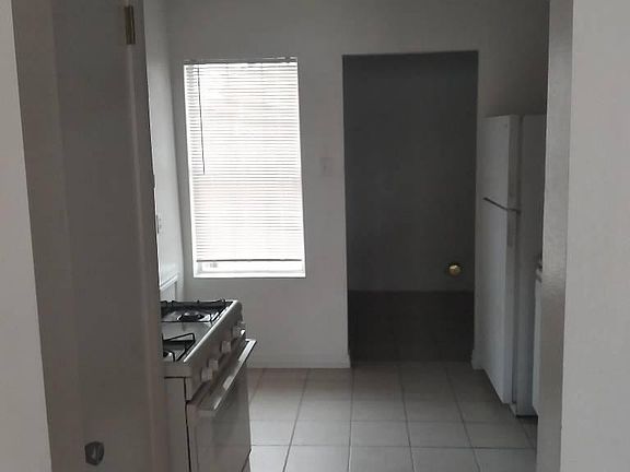 4th image of 2810 NW Mobley St