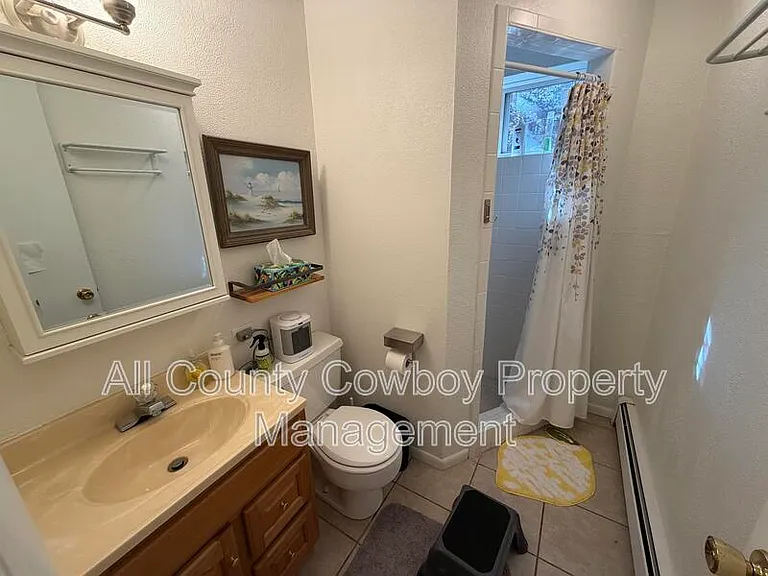 328 Stuart St — Photo 14