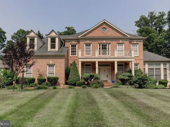 7394 Spring Summit Rd, Springfield, VA 22150