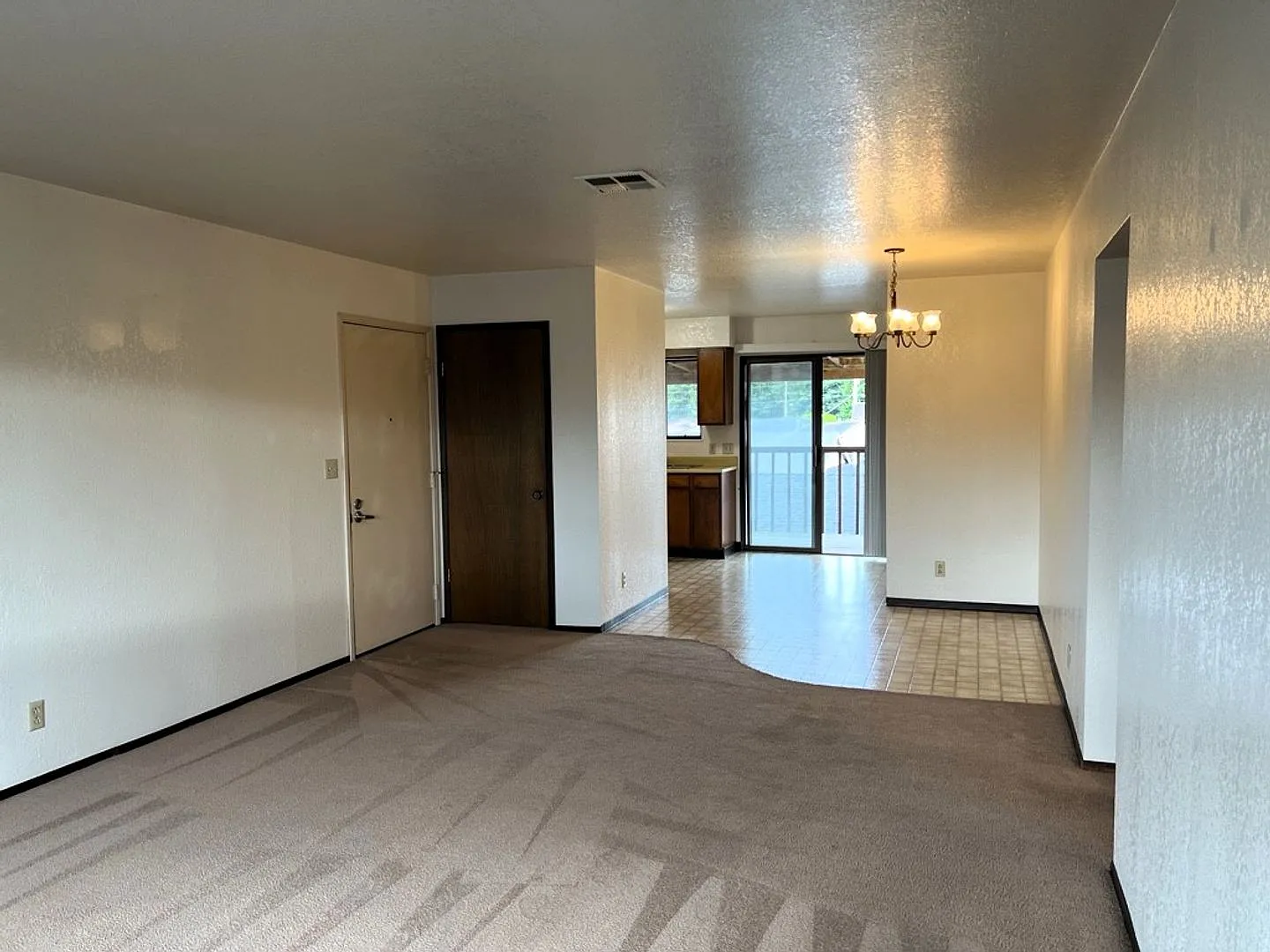 2255 Arbutus PRM: Henry (4) — Photo 4