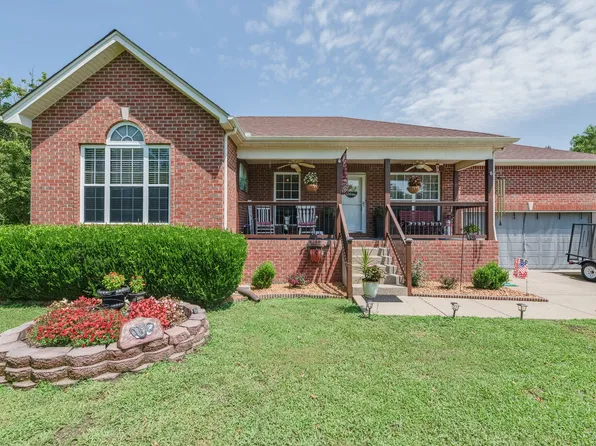 428 Lake Cir, Columbia, TN 38401