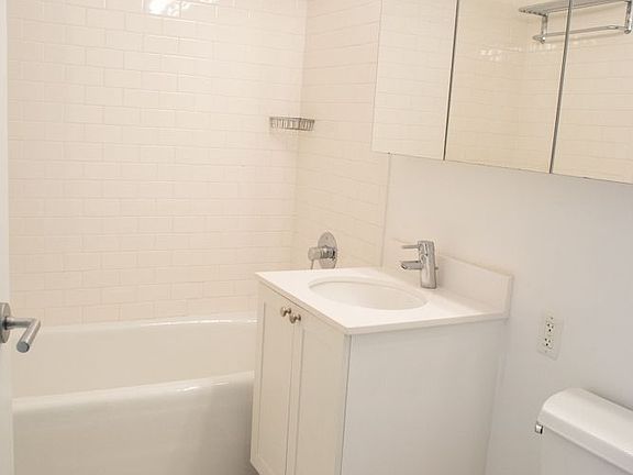 4th image of 455 W 37th St APT 803