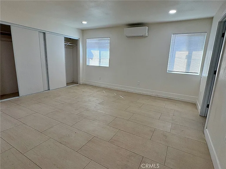 296 N Allen St — Photo 16