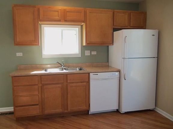 5th image of 1325 Park Dr