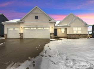 3718 Waterton Dr, Grandville, MI 49418