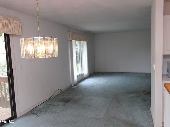 5th image of 888 Harvest Dr