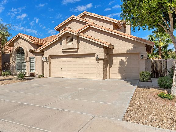 3rd image of 3532 E Windsong Dr