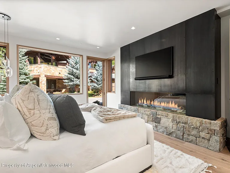 543 Walnut St #B — Photo 13