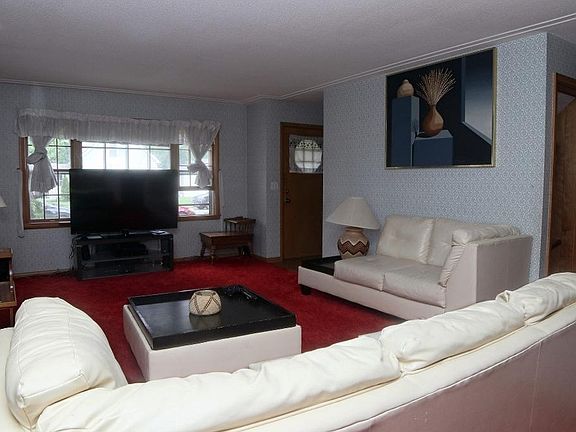 5th image of 4257 Newton Ave N