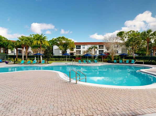 2333 Lake Debra Dr #2932