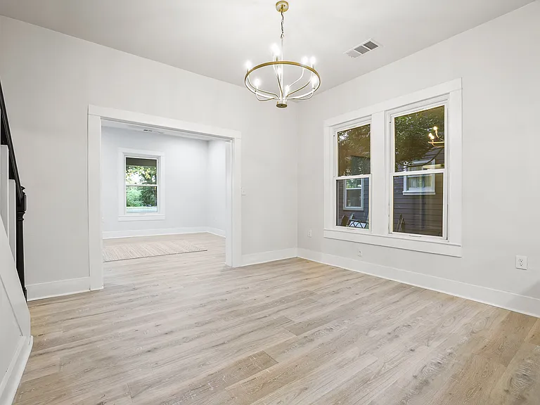431 E Hull St — Photo 35