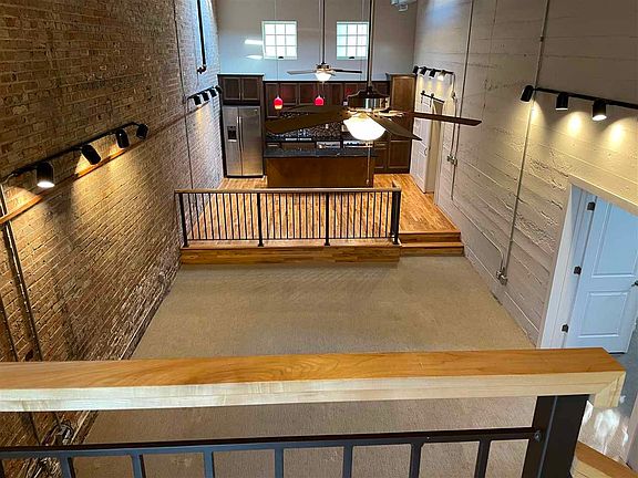 3rd image of 419 John St APT 115