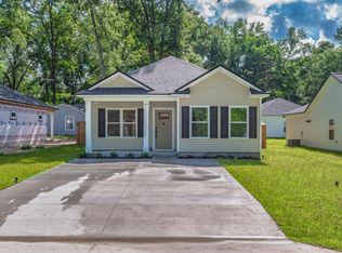 69 W F Magers Rd, Crawfordville, FL 32327