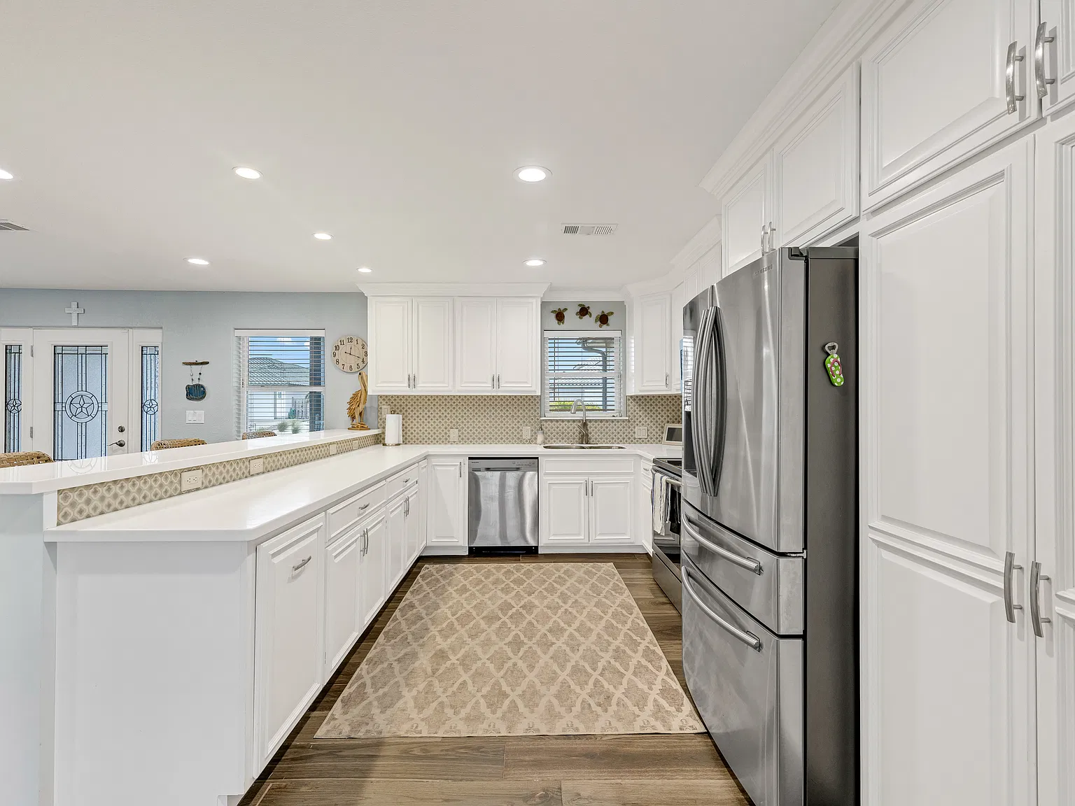 5 bed, 2700 sqft, $12,000 — Photo 2