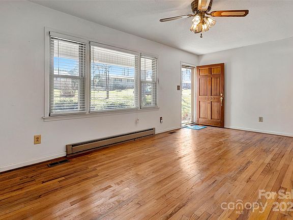 3rd image of 4233 Dawnwood Dr