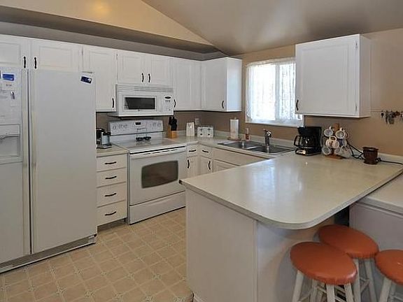 3rd image of 4445 W Lander Way