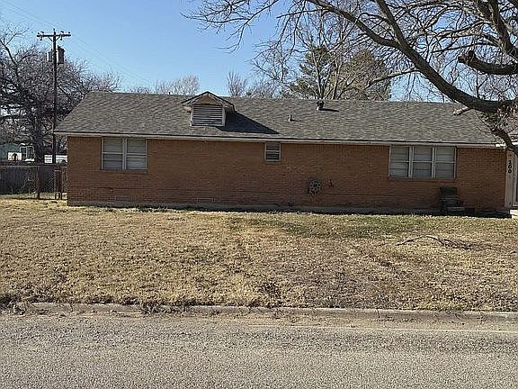 4th image of 100 Hillcrest Dr