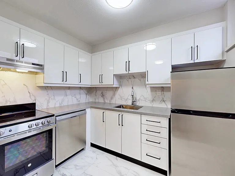 345 Merton St — Photo 10
