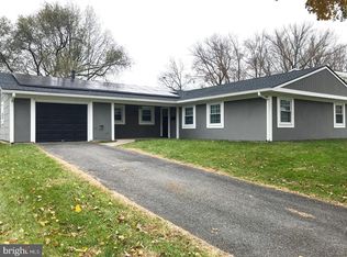 28 Normandy Ln, Willingboro, NJ 08046