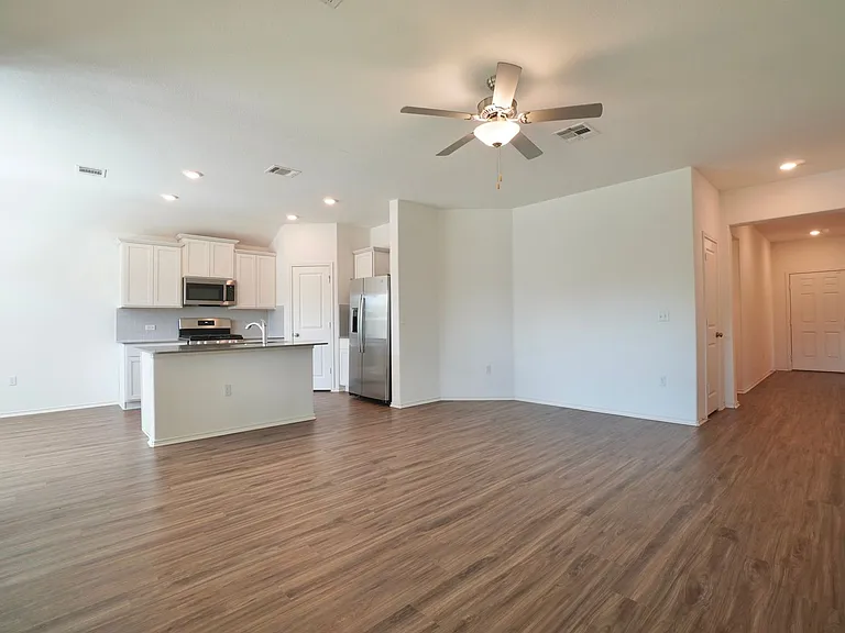 10709 Steinbeck Dr — Photo 4