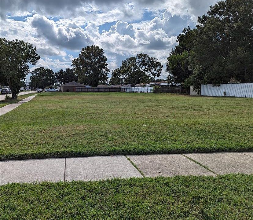 2nd image of 2524 Elizabeth Ct