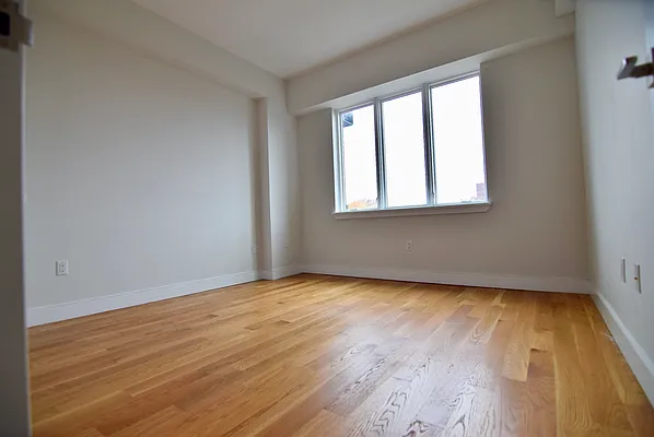 Rented by Safdie Realty Group | media 57