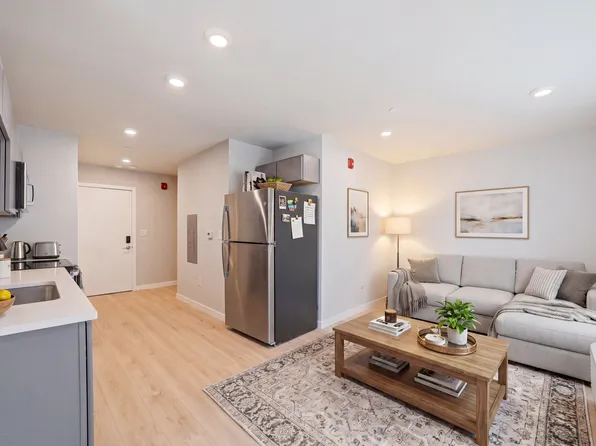 589 Bedford St #301, Stamford, CT 06901