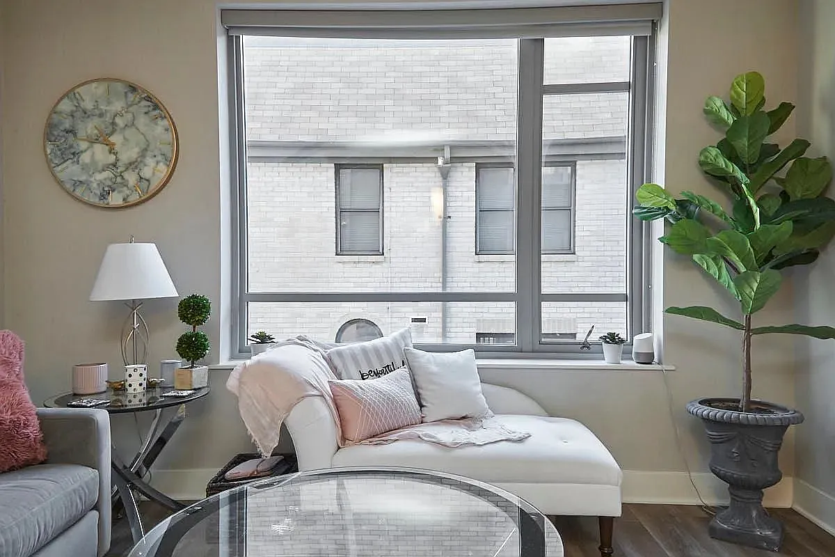 1 bed, 590 sqft, $2,450 — Photo 3