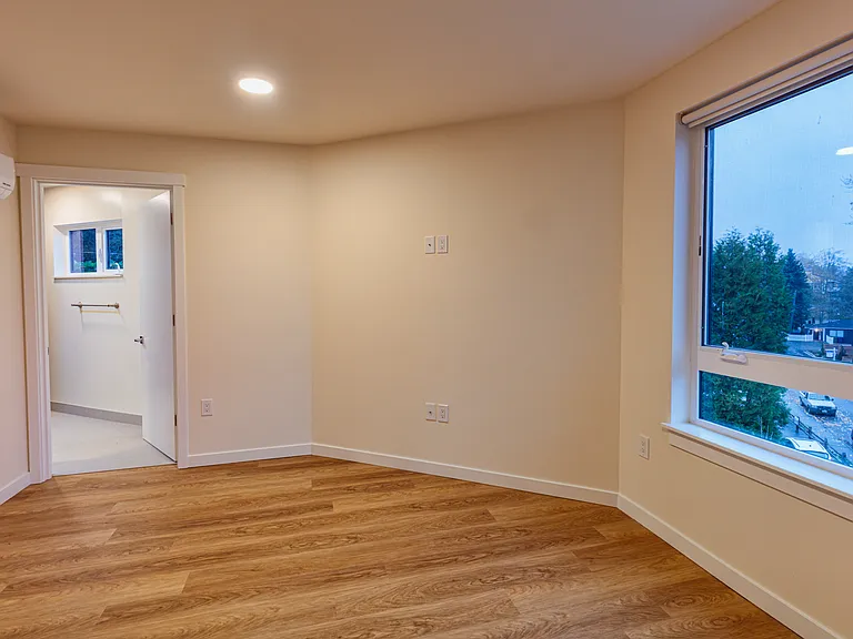 9040 NE Juanita Dr #101 — Photo 4