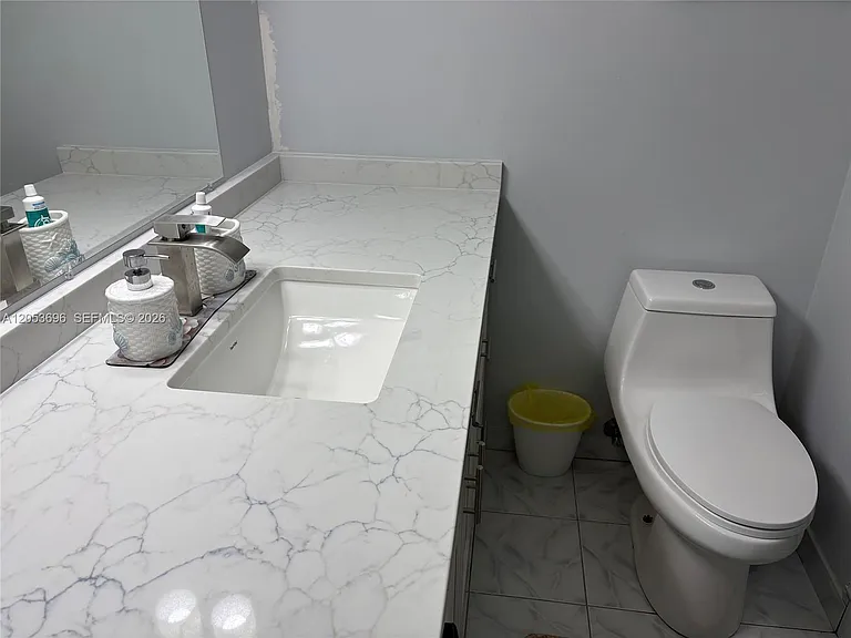 427 Golden Isles Dr #10D — Photo 15