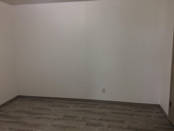 4th image of 820 17th Ave