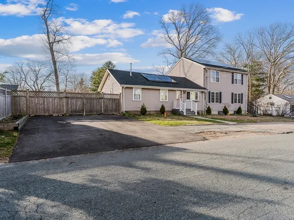 21 Dale Rd, Holbrook, MA 02343