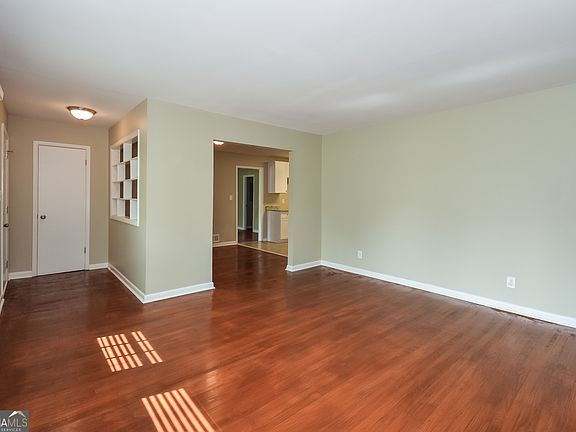 3rd image of 5625 Skyland Dr