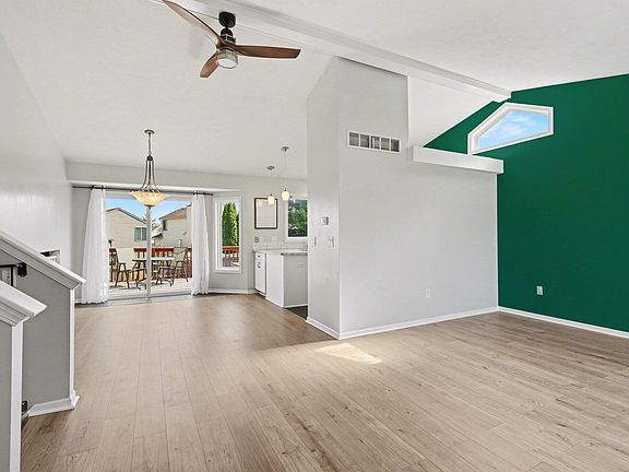3rd image of 4606 Country Hill Dr SE