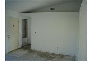 1st image of 323 Oleander Dr