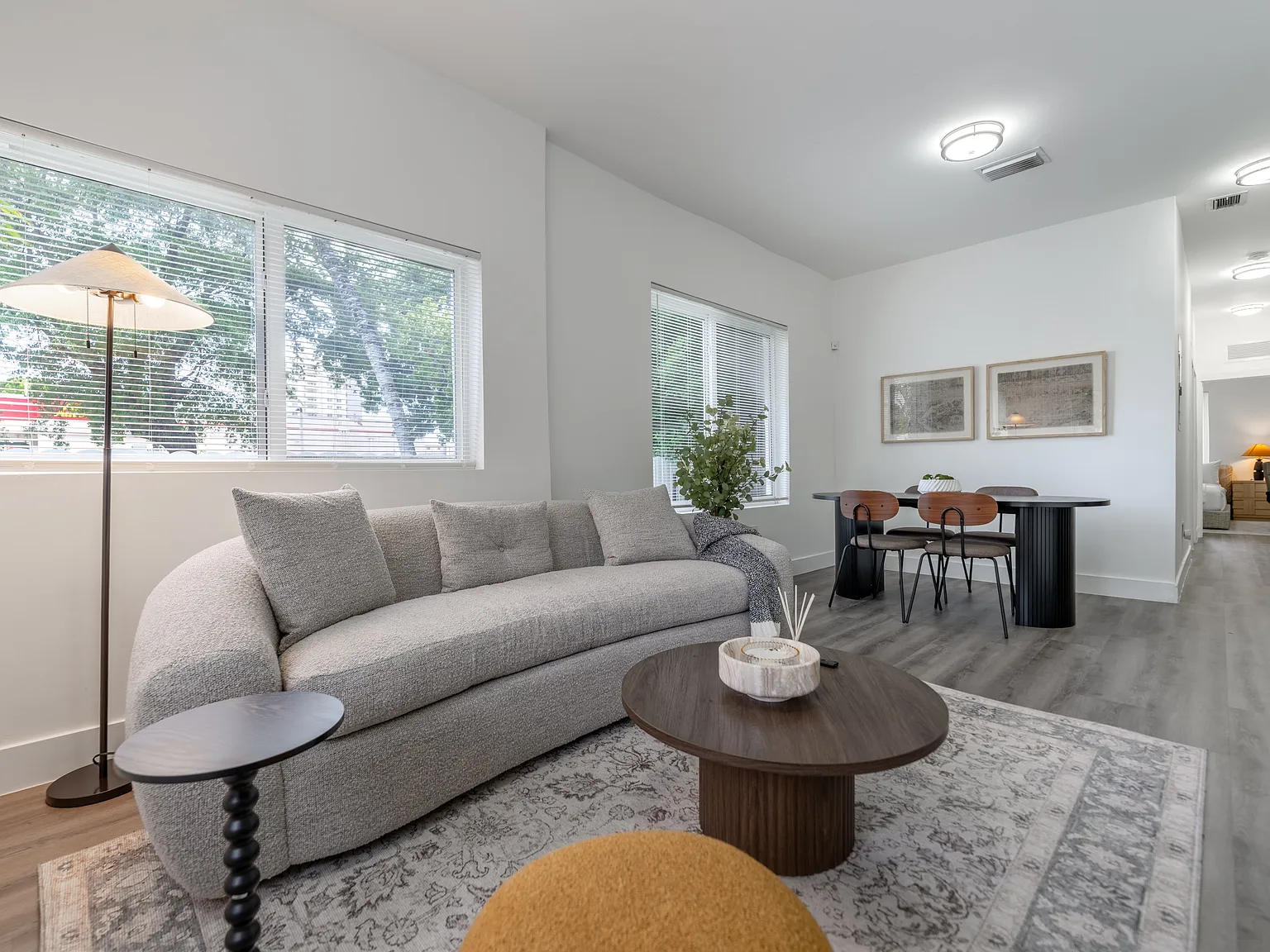 2 bed, 700 sqft, $3,300 — Photo 1