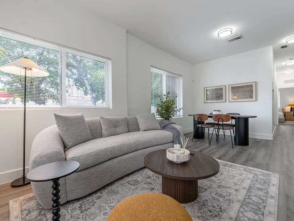 44 NW 10th Ave #2