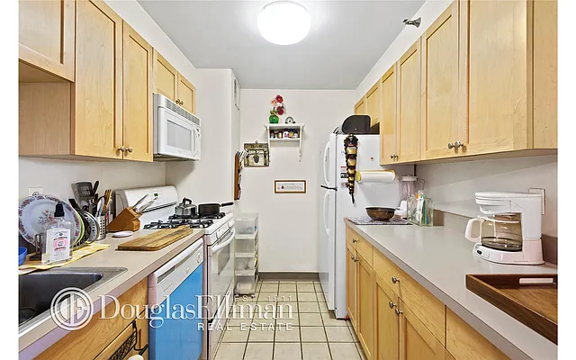 Sold by Douglas Elliman | media 12