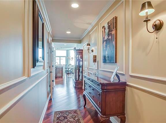 3rd image of 500 Throckmorton St APT 2405