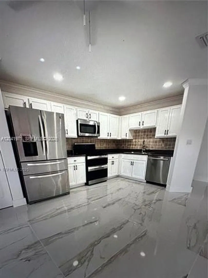 7001 SW 164th Ct th 7001, Miami, FL 33193 — Photo 1