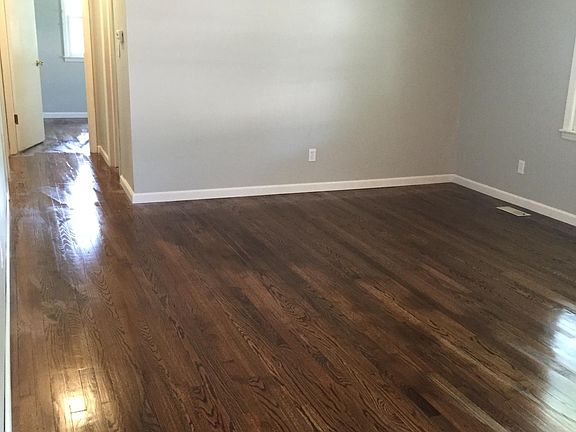5th image of 2540 Cedarwood Ave
