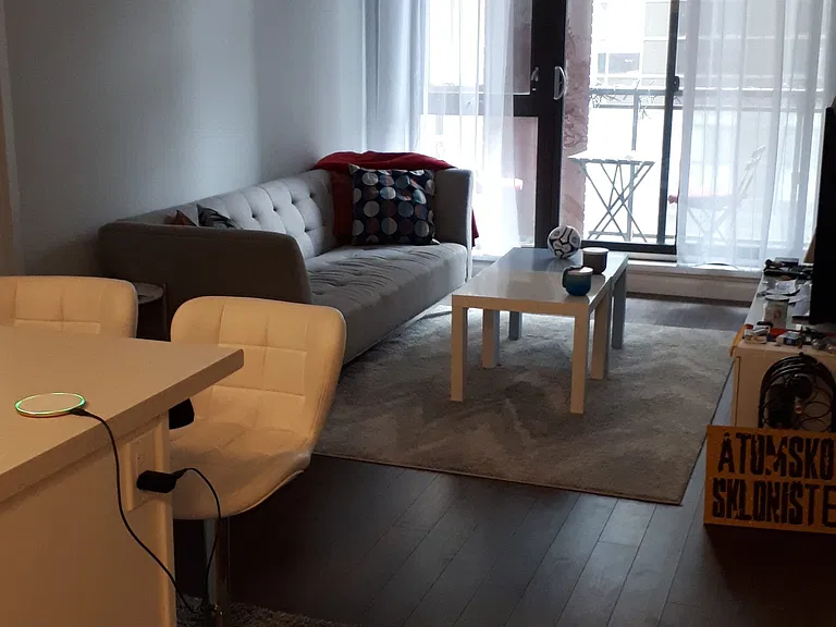 112 King St E #710 — Photo 1