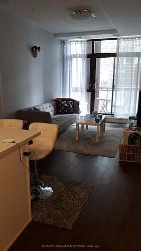 112 King St E Photo 1