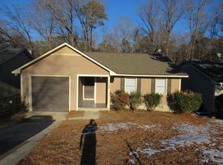 1129 Odom Dr, Fayetteville, NC 28304