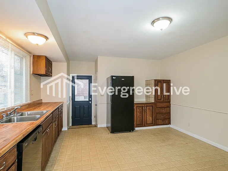 1436 Oliveto Ln — Photo 5
