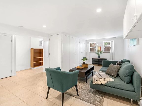 3rd image of 3223 46th St